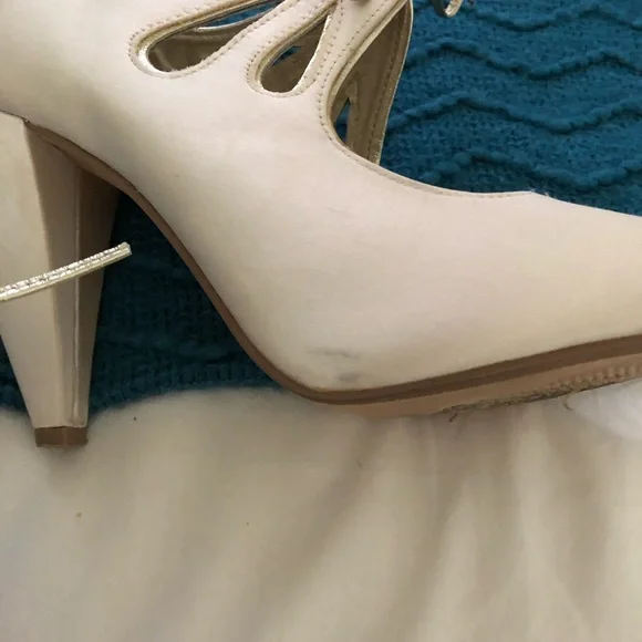 SEYCHELLES // Retro Heels - Picture 10 of 11